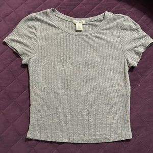 never worn , grey crop top, soft